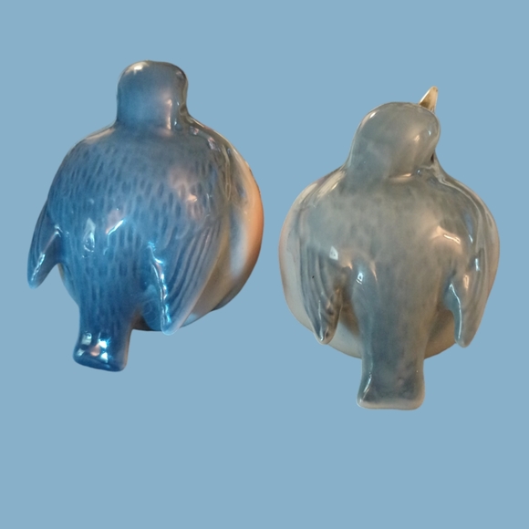 🎈Vintage Genuine Bone China Bird Salt & Pepper Shakers Bluebirds Made in Taiwan - Picture 3 of 4